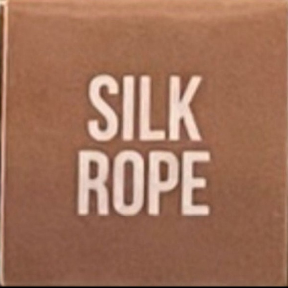 Jeffree Star The Gloss in Silk Rope - Picture 4 of 5